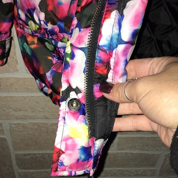 ✅Multi Colored Hooded Jacket - Picture 7 of 8